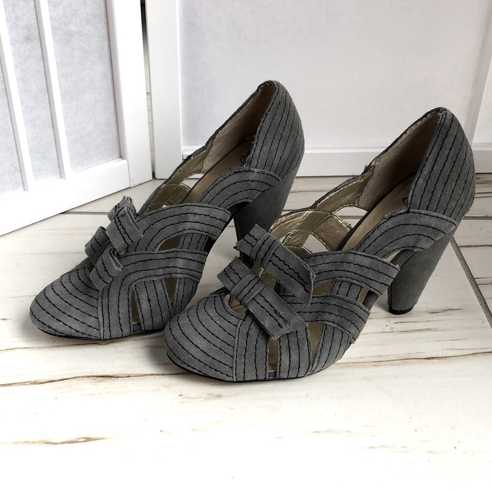 Seychelles gray suede heels, 6.5. Excellent condition.
